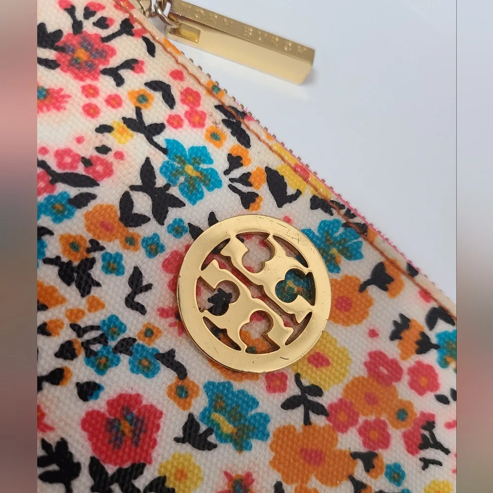 Tory Burch Vintage Floral Wristlet Clip-in Pouch in Pink Multi